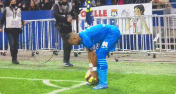 孔帕尼：冬歇期对球员身心恢复至关重要，奥利塞能够出场比赛（孔帕尼：冬歇期关键促进球员身心恢复，奥利塞可出战）