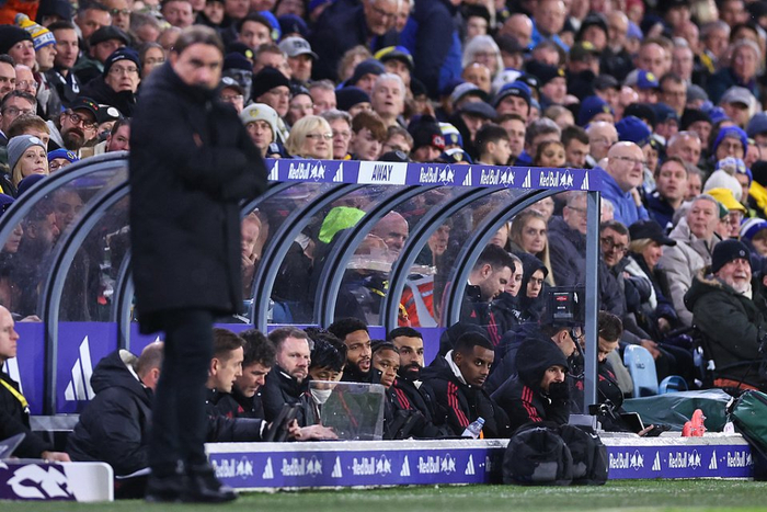 22岁希望之星被雪藏：两个月零出战自信尽失，回利物浦成唯一选项（22岁新星遭冷藏：两月无出场信心受挫，重返利物浦成唯一出路）