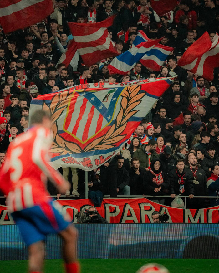 詹姆斯篮下连续得分（詹姆斯篮下连连得手）