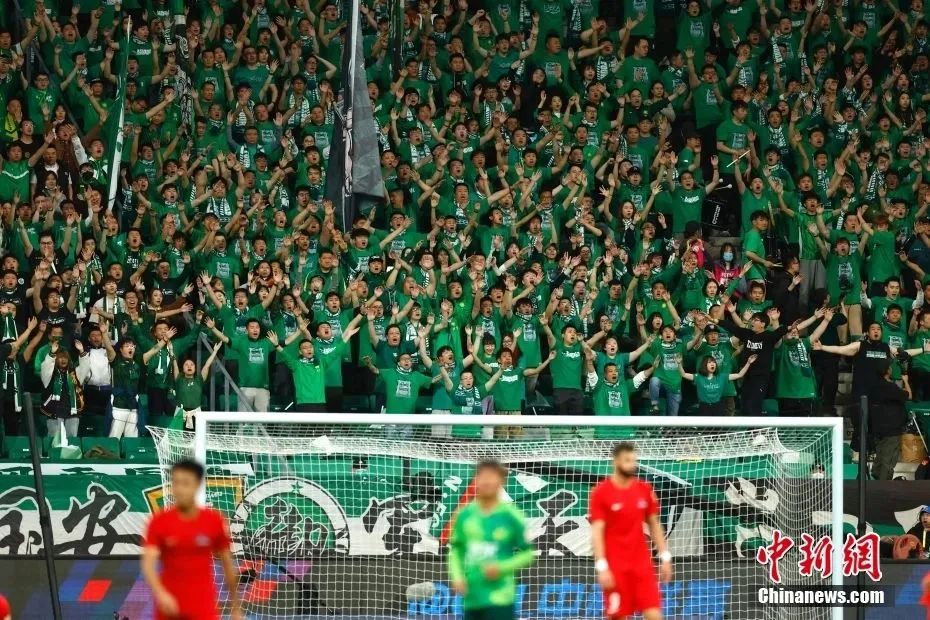 王曼昱击败帕瓦德，梁靖崑被勒布伦逆转，没把握住局点（王曼昱力克帕瓦德，梁靖崑遭勒布伦逆转，关键局点未能把握）